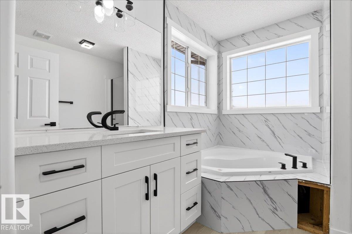 
          8916 175 AV NW
            <br/>
            <span>Edmonton</span>
            , 
            <span>AB</span>
             <span>T5Z3X9</span>
         - Photo 32