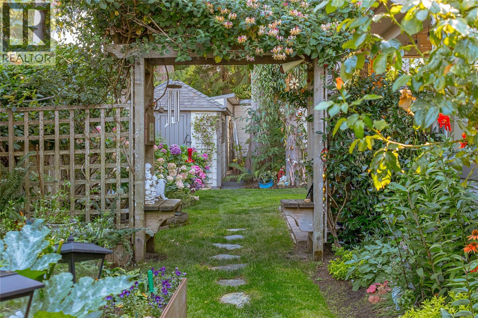 3888 Creekside Dr, Bowser