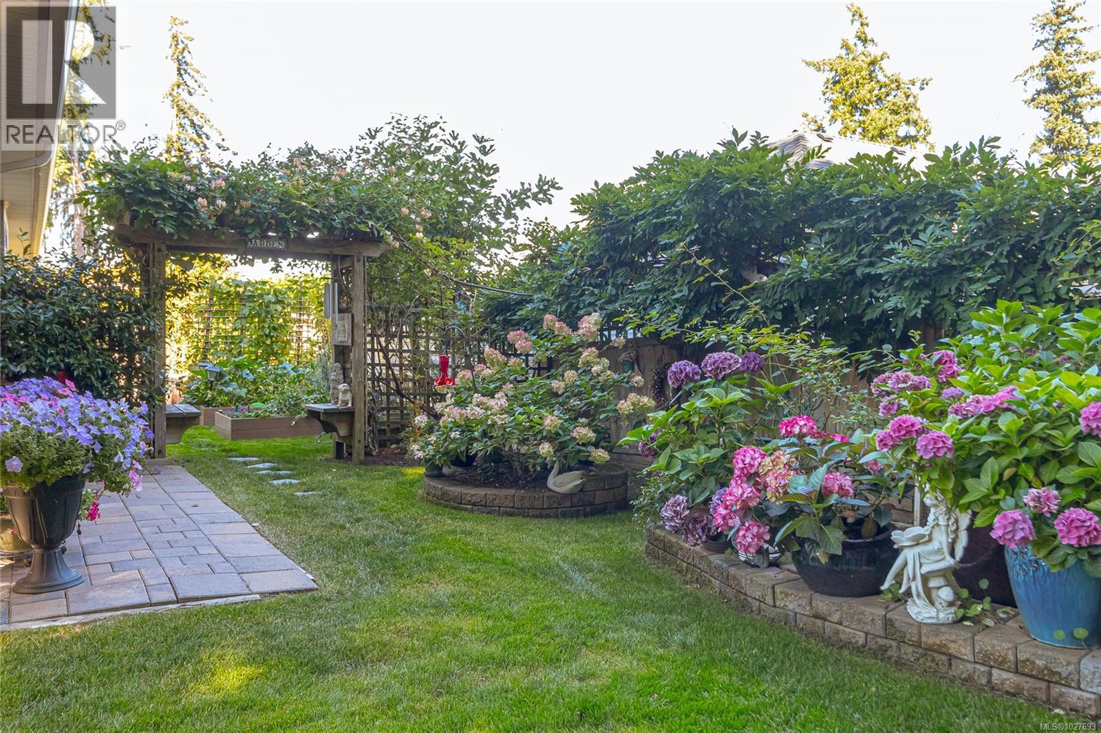 3888 Creekside Dr, Bowser