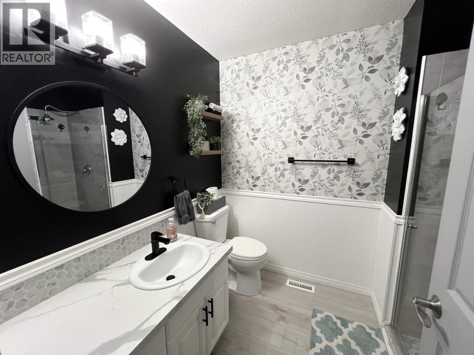 5516 W 57 AVENUE, Fort Nelson