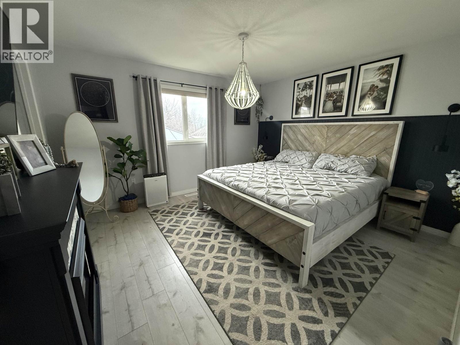 5516 W 57 AVENUE, Fort Nelson