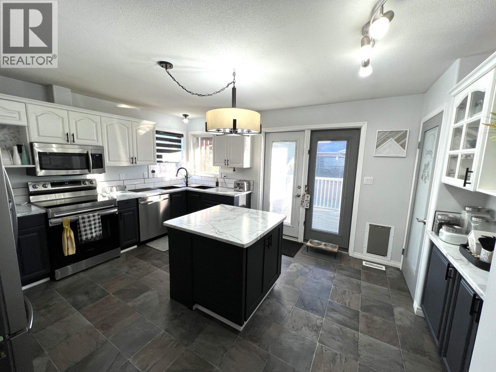 5516 W 57 AVENUE, Fort Nelson