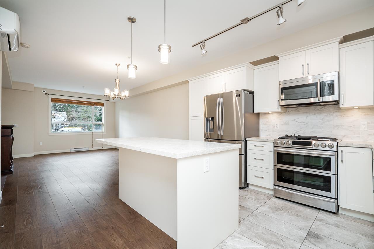 210 14588 MCDOUGALL DRIVE, White Rock