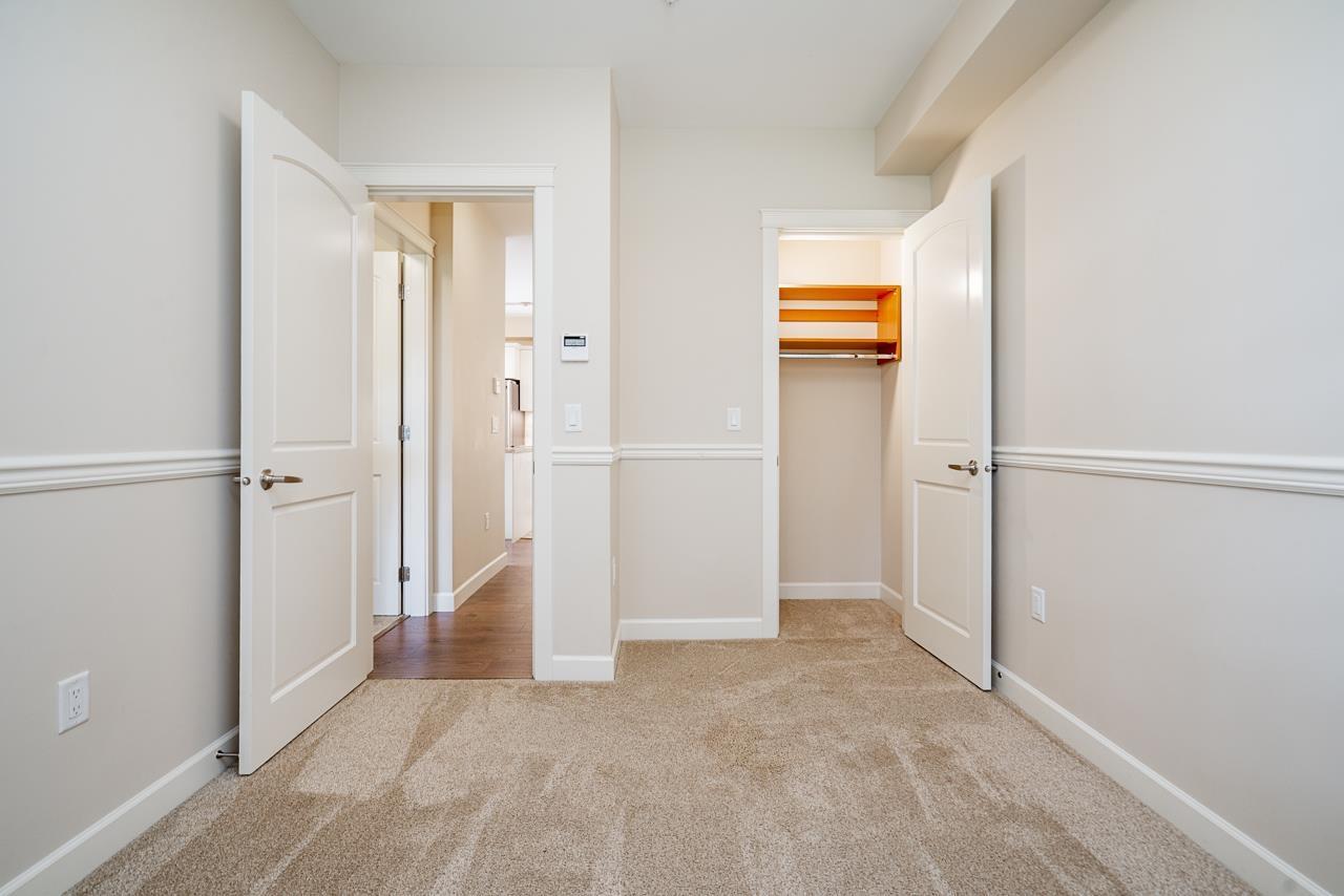 210 14588 MCDOUGALL DRIVE, White Rock