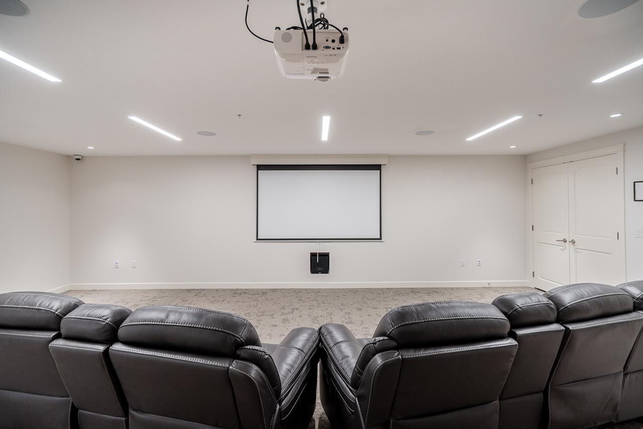 210 14588 MCDOUGALL DRIVE, White Rock