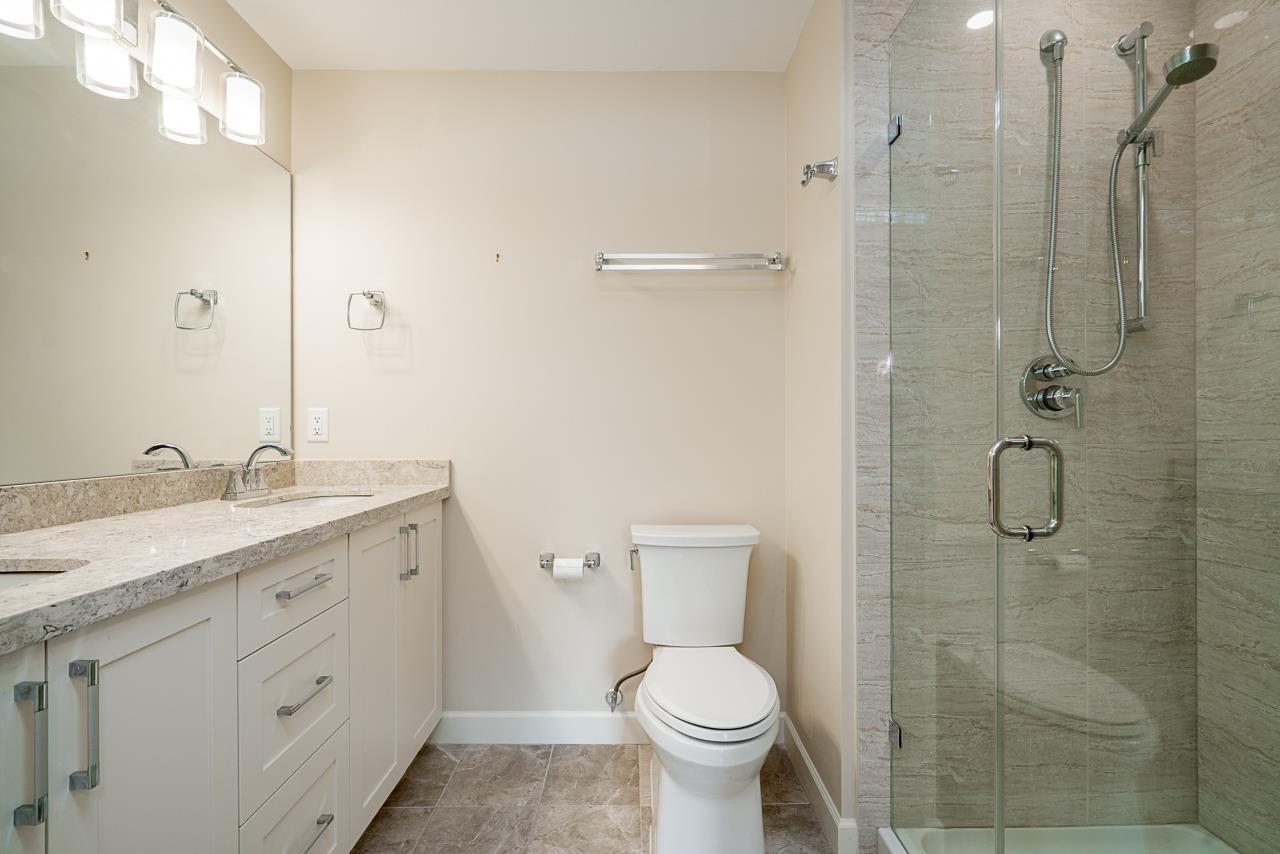 210 14588 MCDOUGALL DRIVE, White Rock