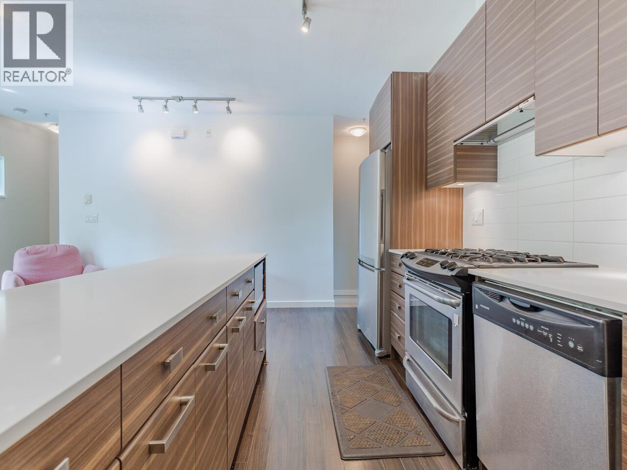 42 6965 HASTINGS STREET, Burnaby