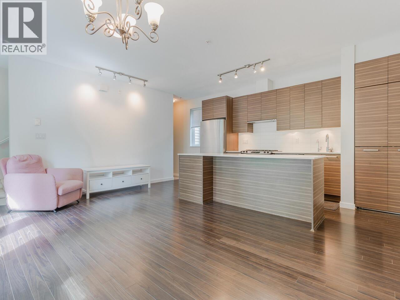 42 6965 HASTINGS STREET, Burnaby