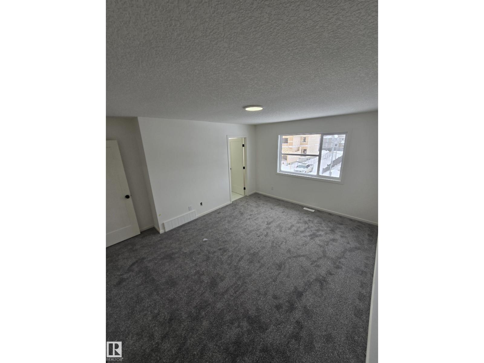 7706 174A AV NW, Edmonton