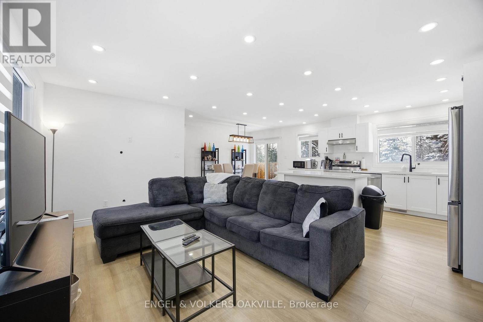 206 YEATES AVENUE - 10