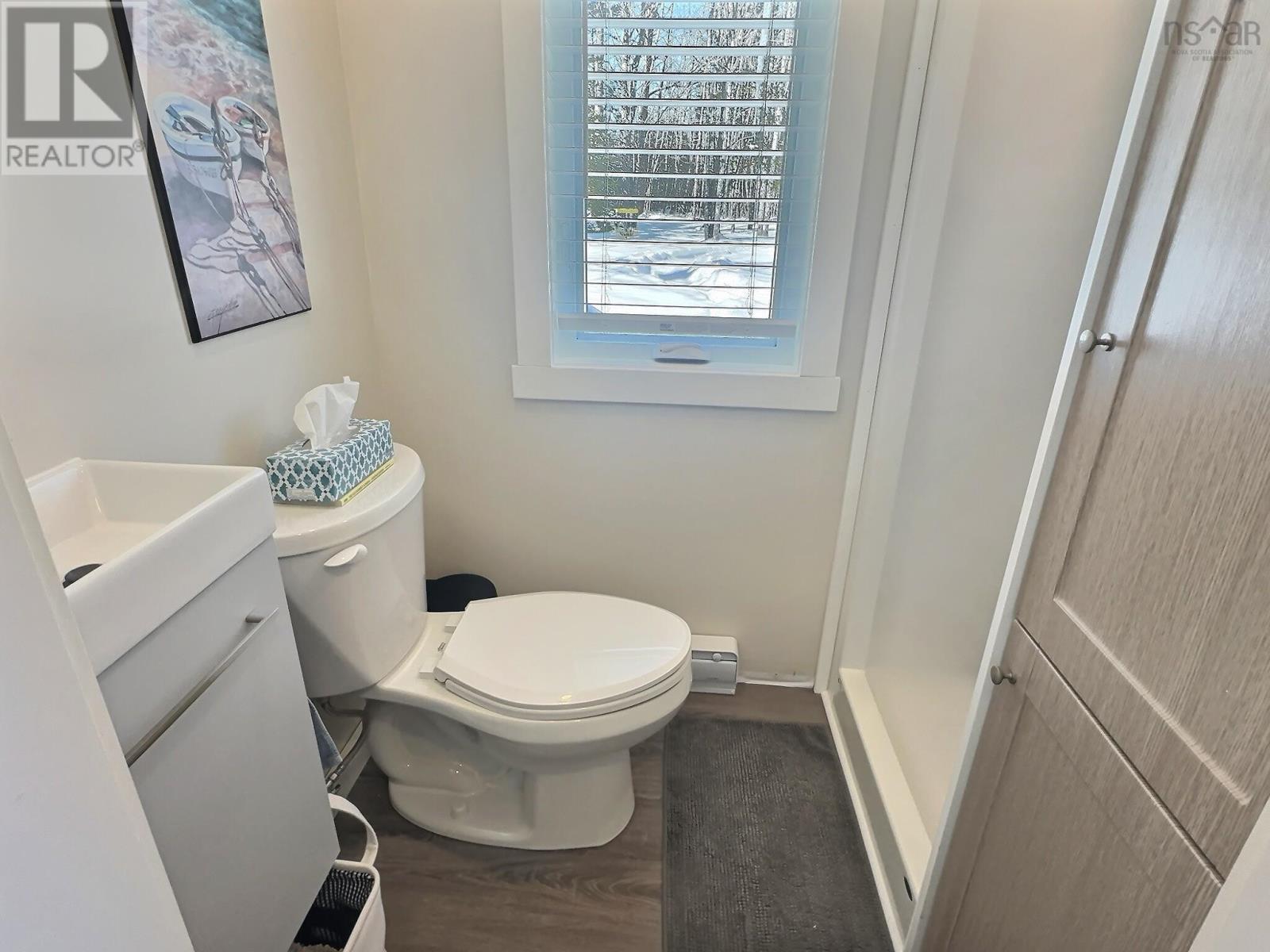 Property 14 of 21 of 556 Valley Road