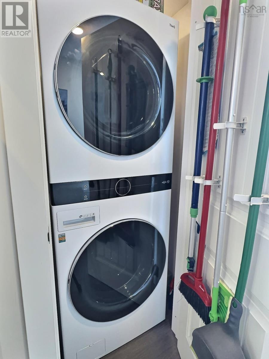 Property 17 of 21 of 556 Valley Road