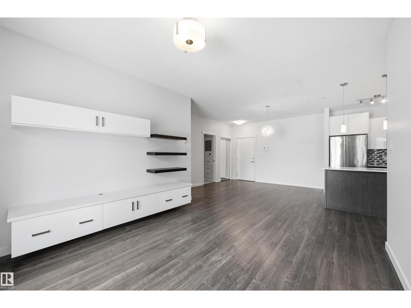 
          106 812 WELSH Drive SW
            <br/>
            <span>Edmonton</span>
            , 
            <span>AB</span>
             <span>T6X1Y7</span>
         - Photo 23