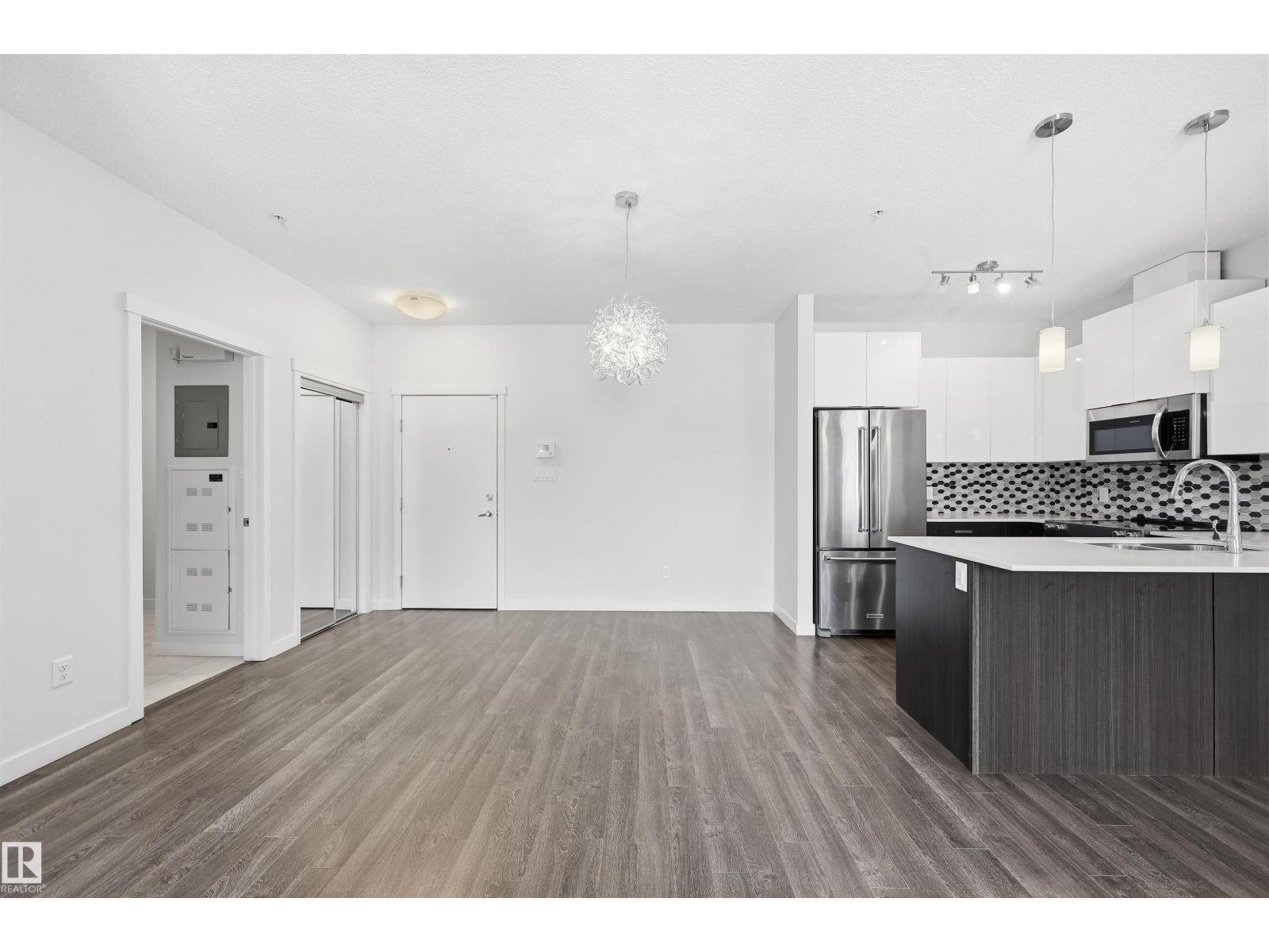 
          106 812 WELSH Drive SW
            <br/>
            <span>Edmonton</span>
            , 
            <span>AB</span>
             <span>T6X1Y7</span>
         - Photo 24