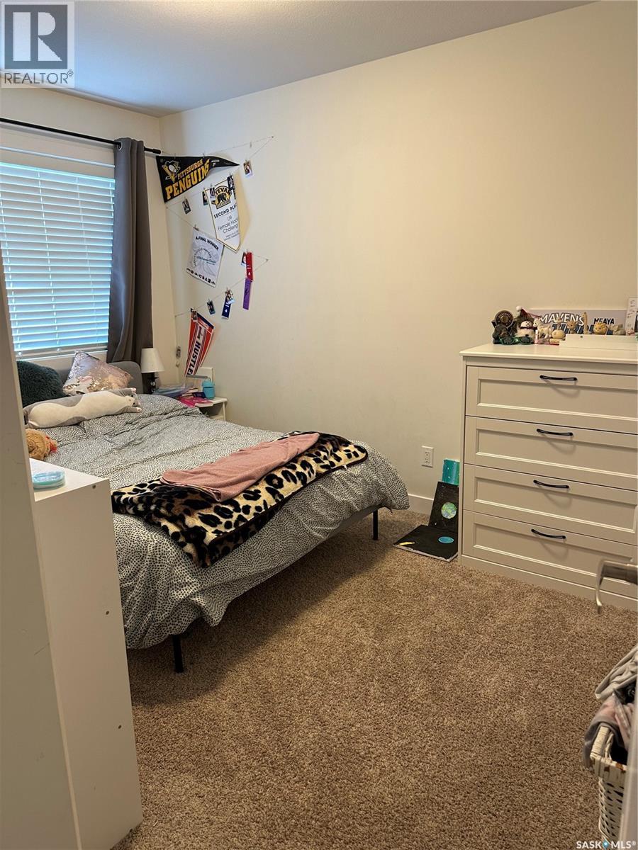 #4 1060 PARR HILL DRIVE - 14