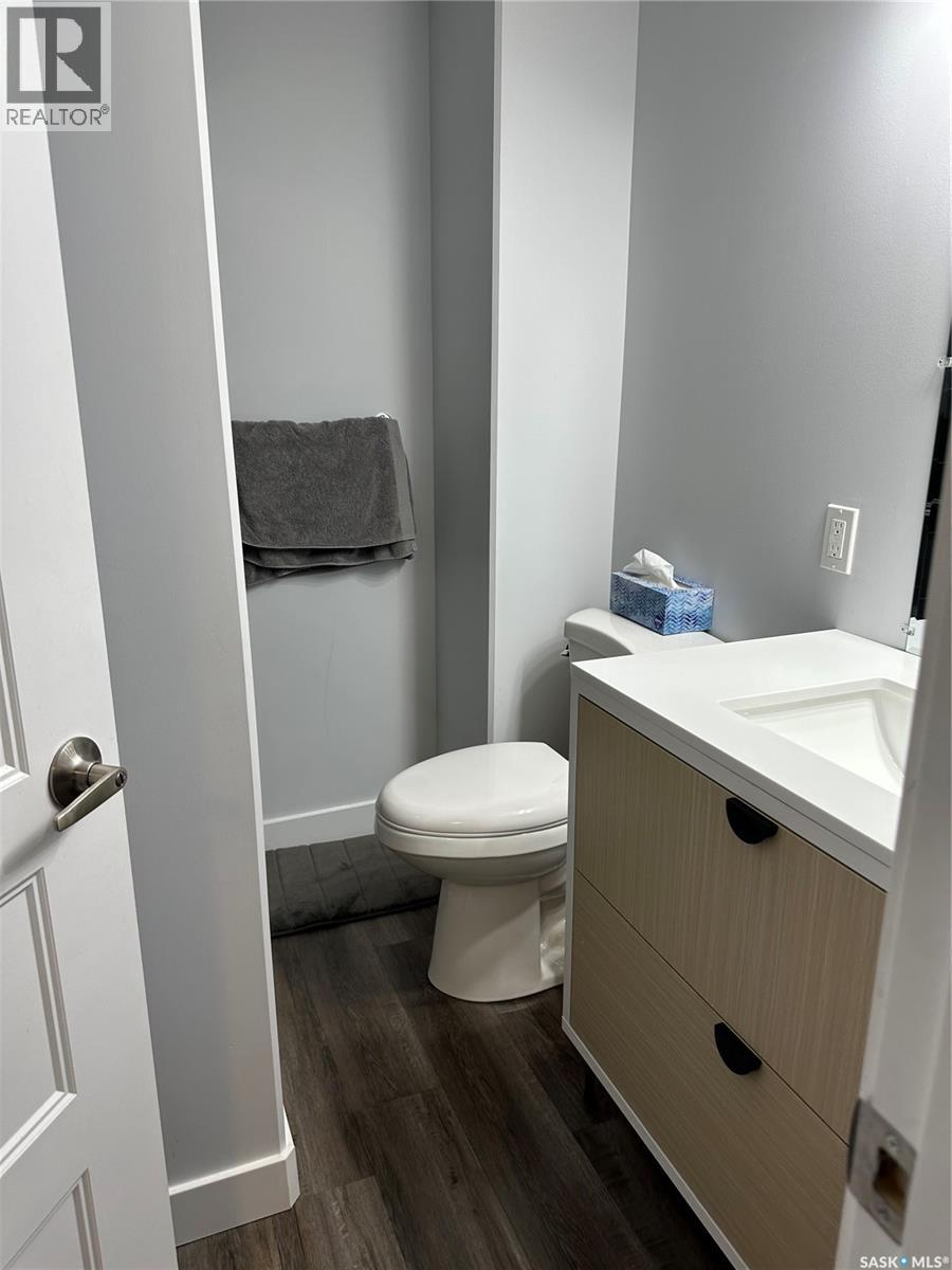 #4 1060 PARR HILL DRIVE - 21
