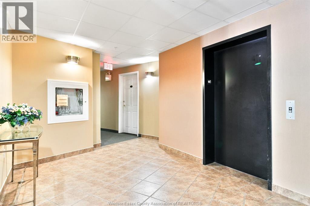 1885 WESTVIEW Unit# 211, LaSalle, Ontario, N9H2R8 — Photo 20