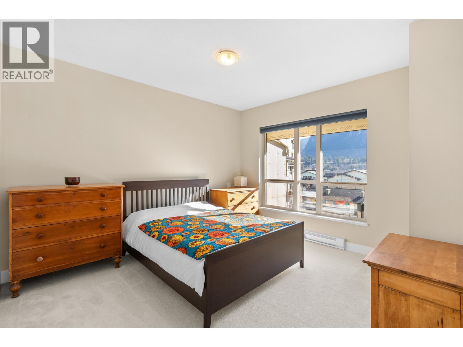 602 1211 VILLAGE GREEN WAY, Squamish