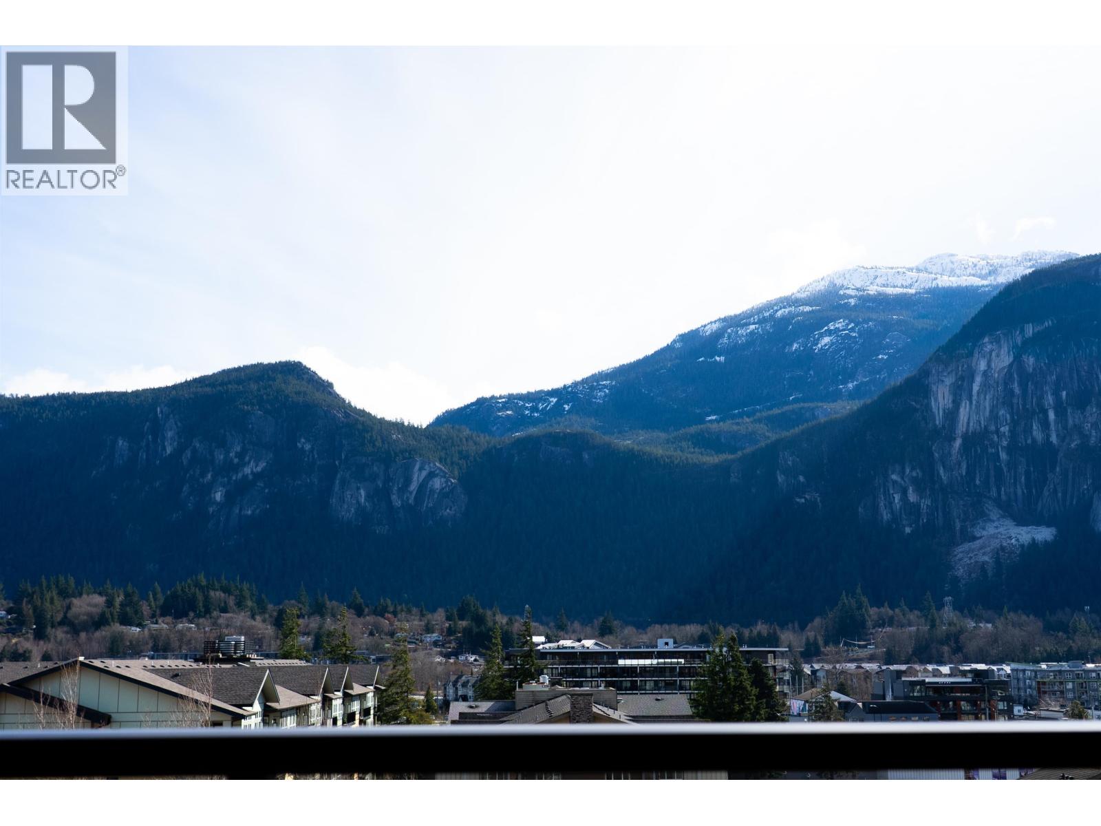 602 1211 VILLAGE GREEN WAY, Squamish