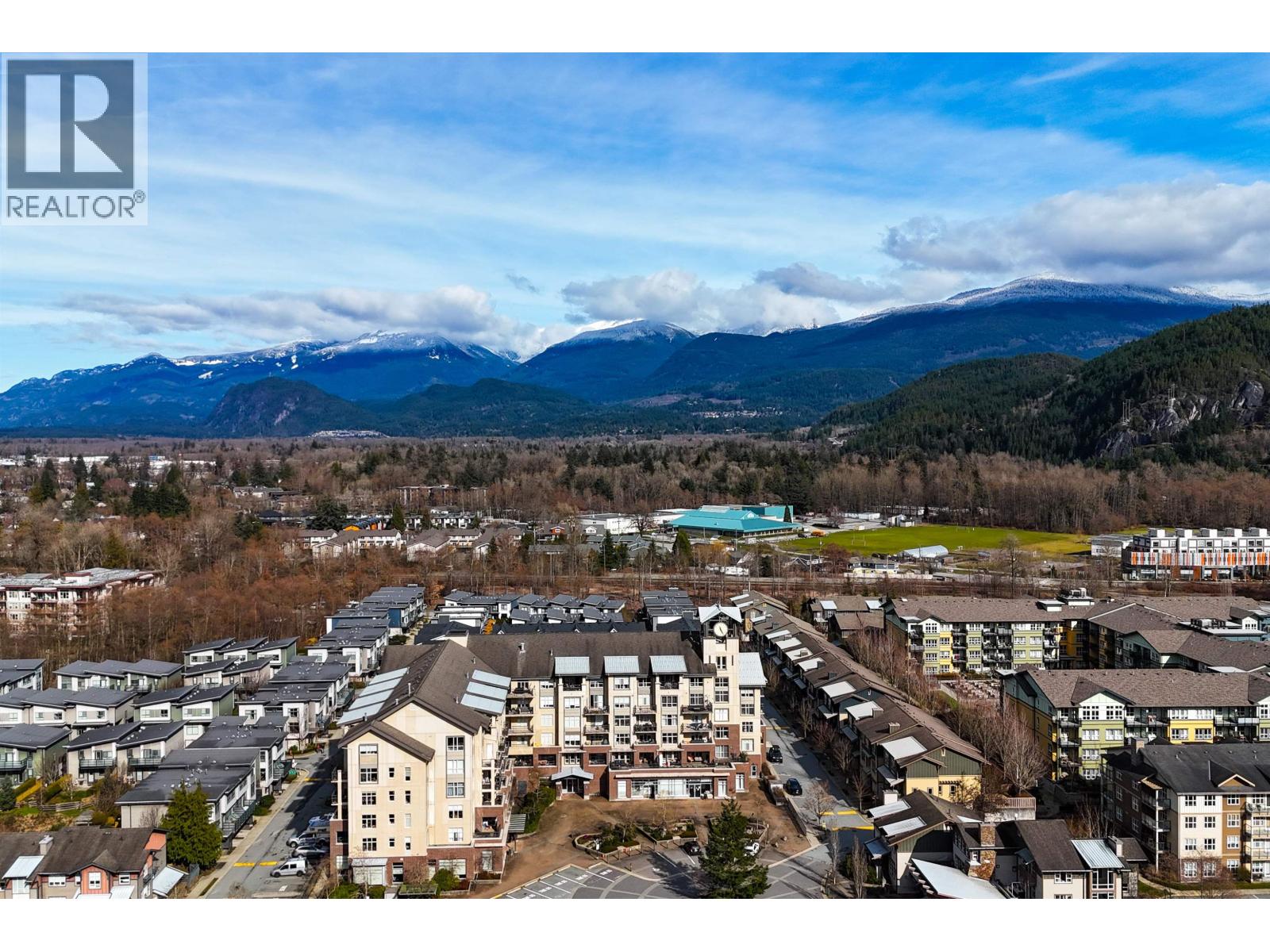 602 1211 VILLAGE GREEN WAY, Squamish