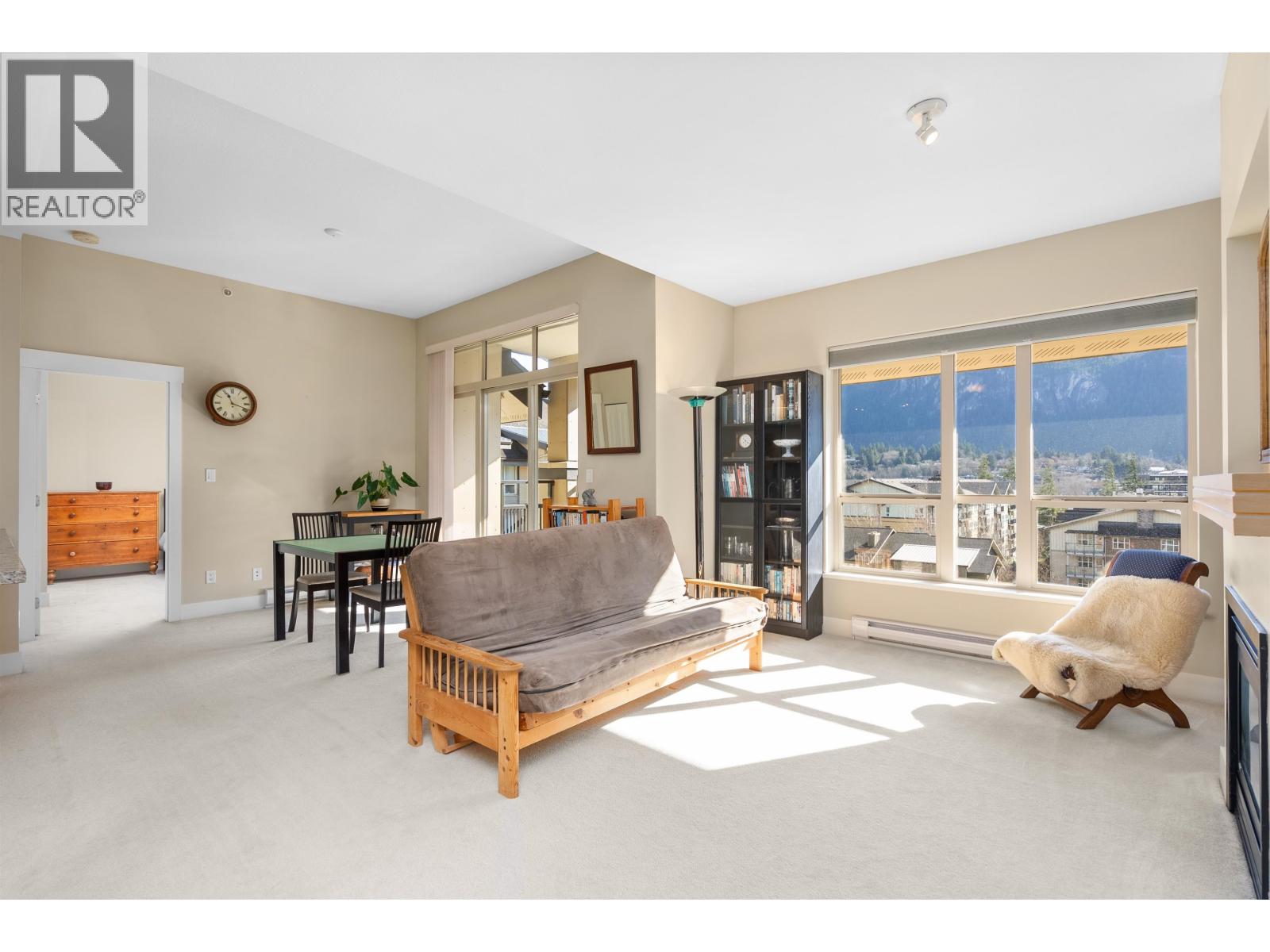 602 1211 VILLAGE GREEN WAY, Squamish