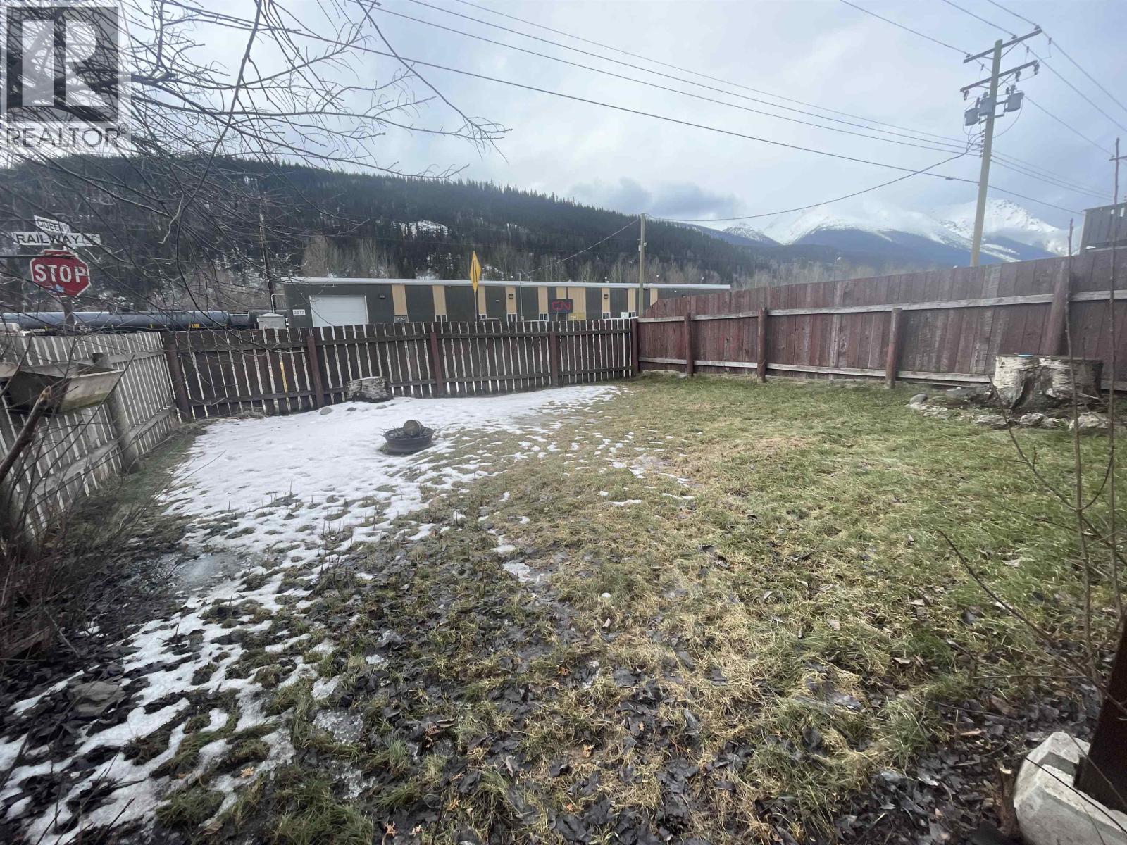 3904 RAILWAY Avenue, Smithers