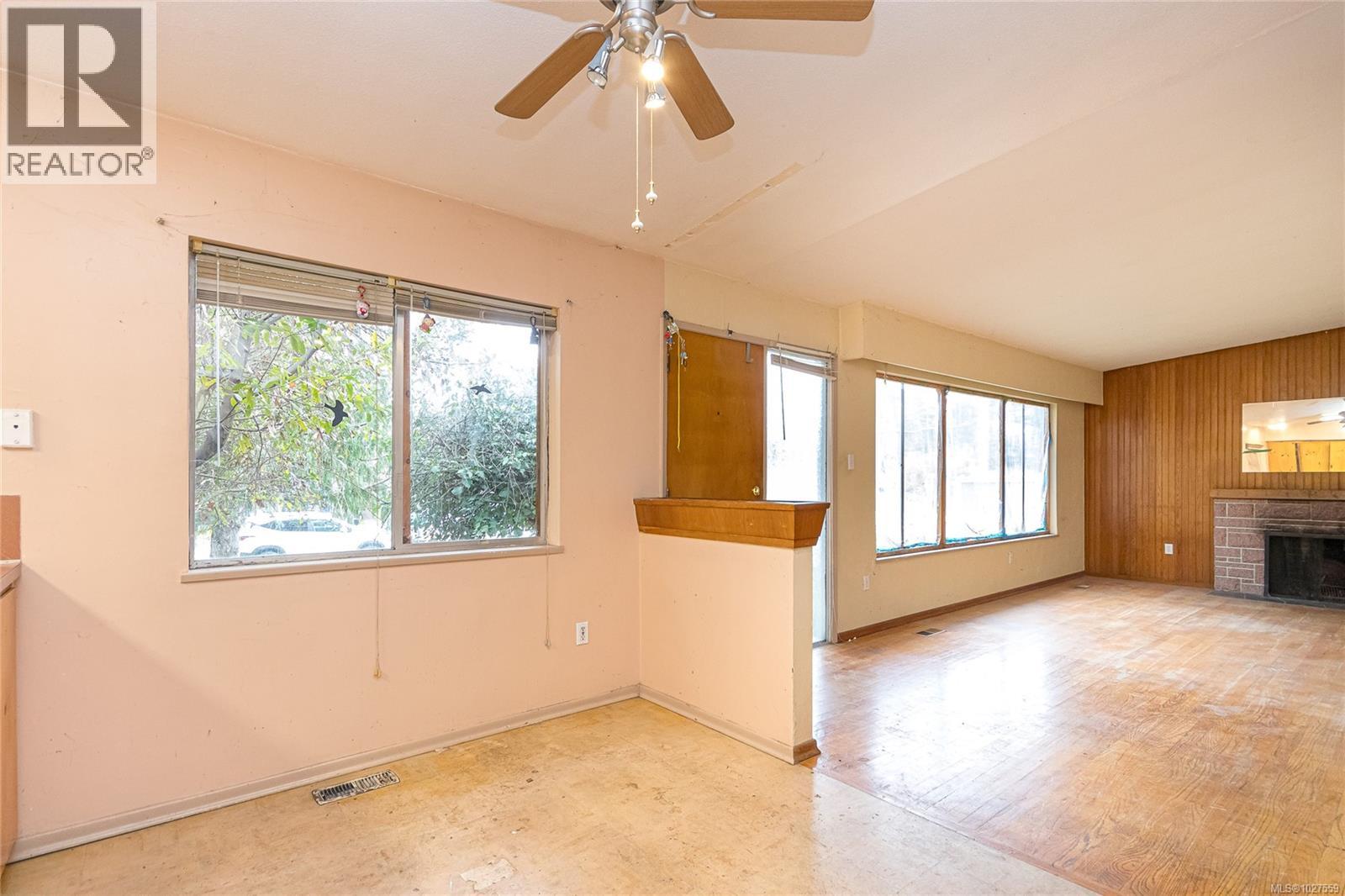  3903 Stockton Crescent, Saanich