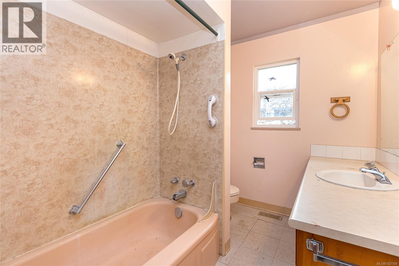  3903 Stockton Crescent, Saanich