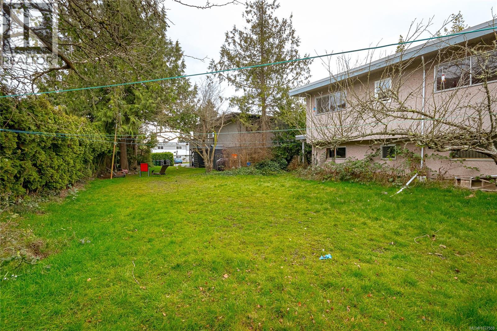  3903 Stockton Crescent, Saanich