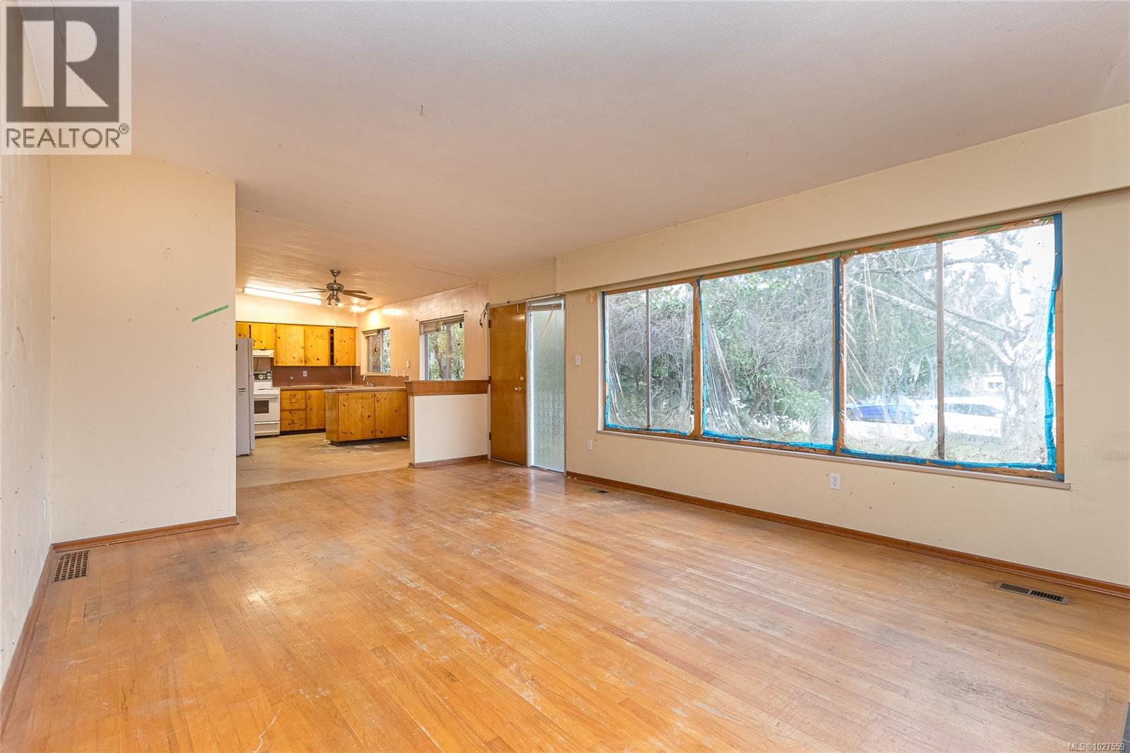  3903 Stockton Crescent, Saanich