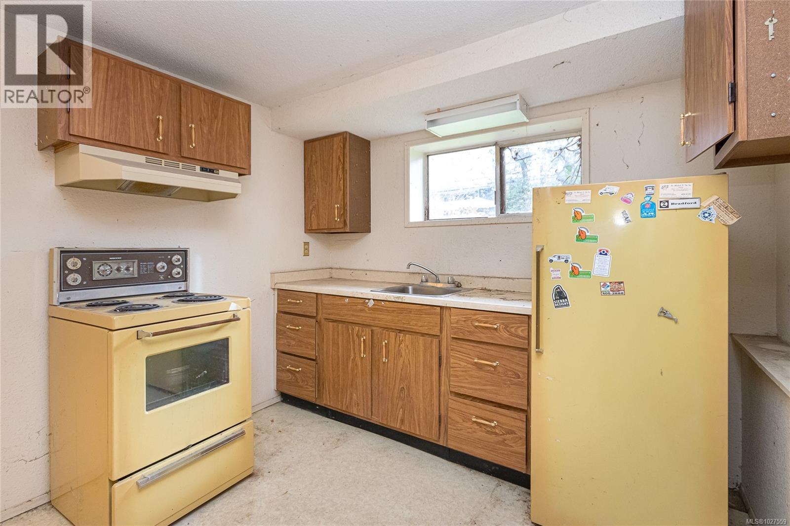  3903 Stockton Crescent, Saanich