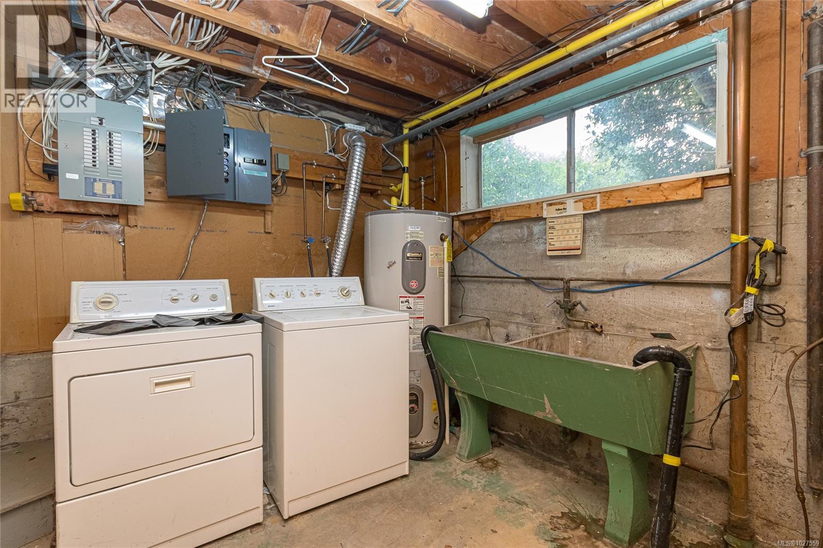  3903 Stockton Crescent, Saanich