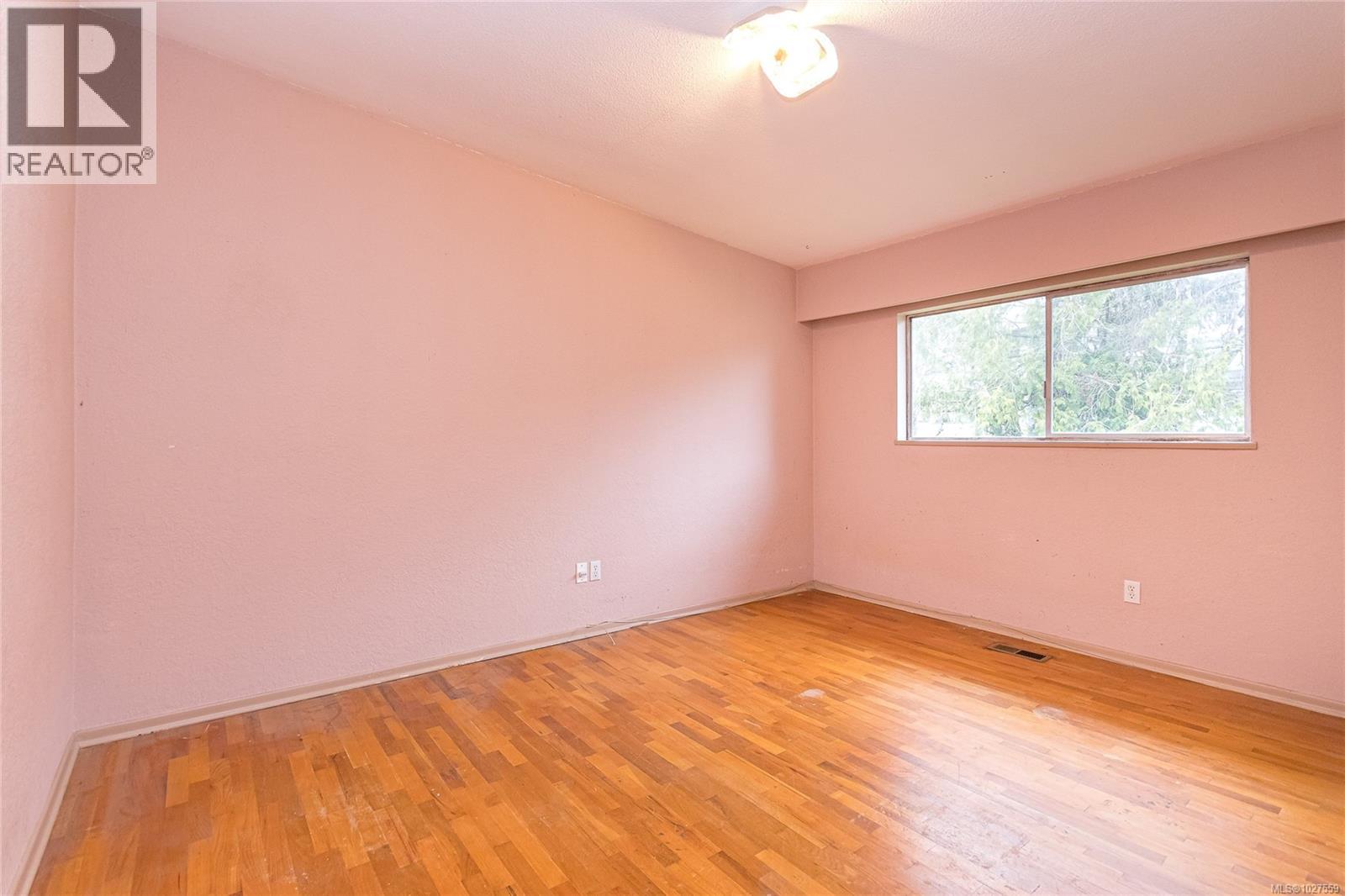  3903 Stockton Crescent, Saanich