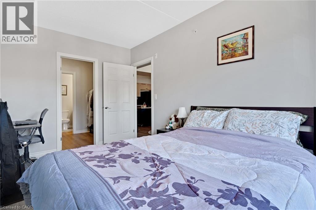 #503 155 WATER STREET S - 32