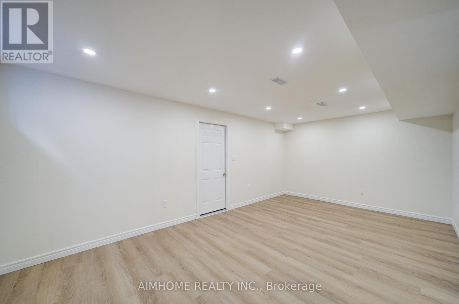36 GRAND RIVER AVENUE - 38