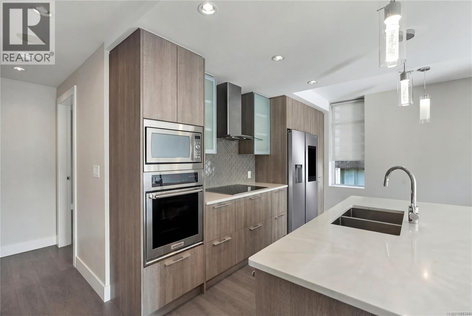 806 960 Yates Street, Victoria