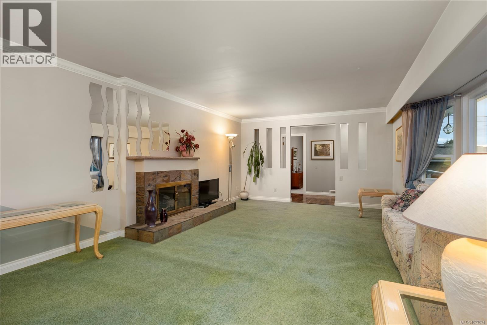 260 ELIZABETH AVE - 38