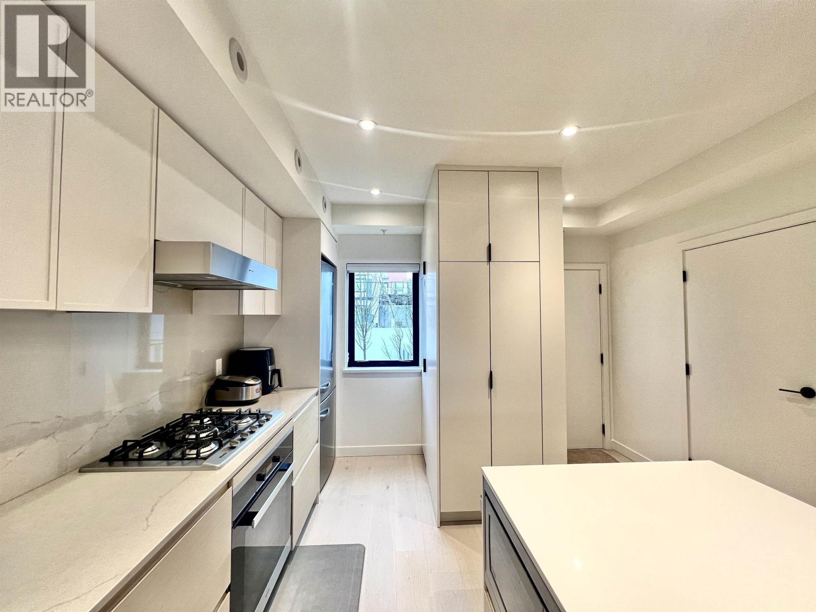 34 530 W 28TH AVENUE, Vancouver