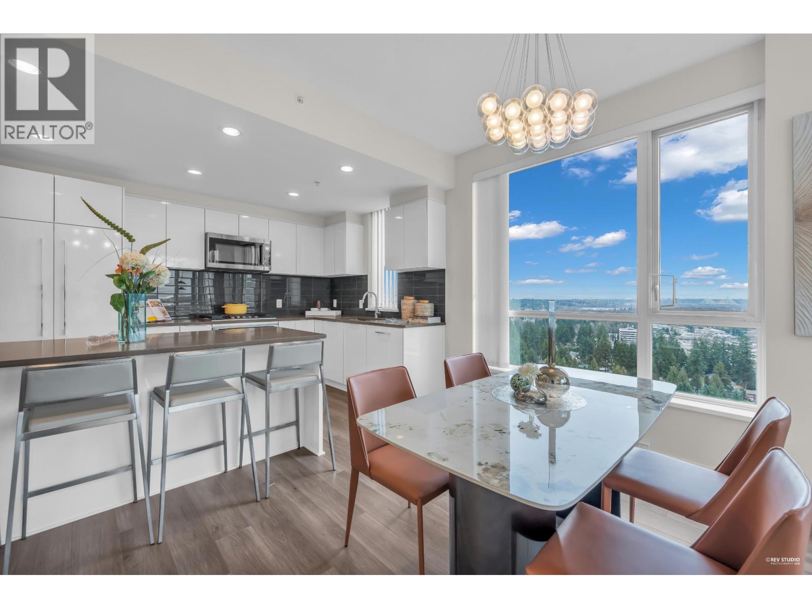 2404 3096 WINDSOR GATE, Coquitlam