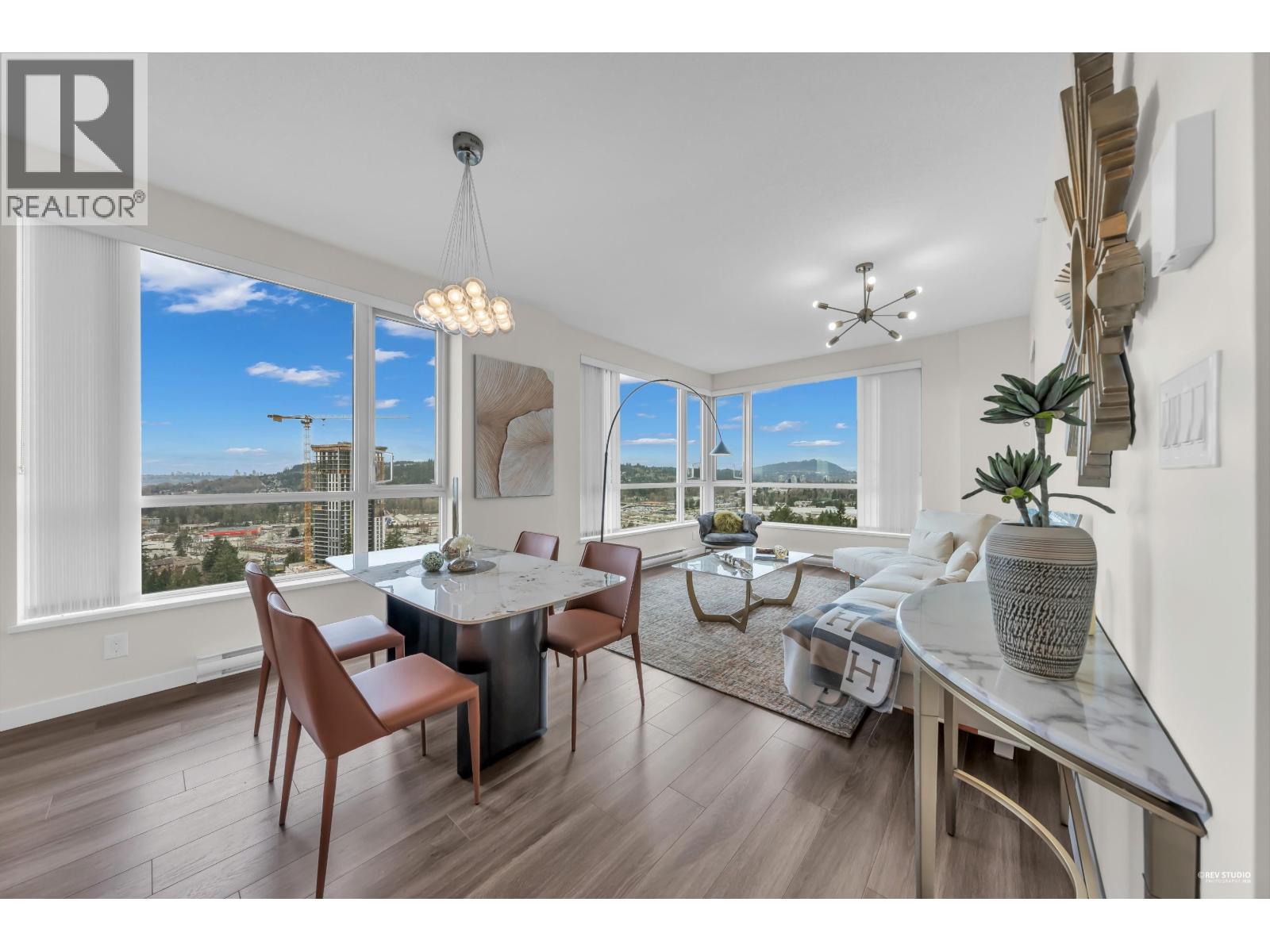 2404 3096 WINDSOR GATE, Coquitlam