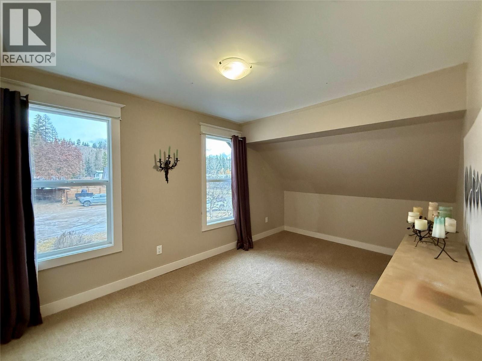 311 302nd Avenue, Kimberley