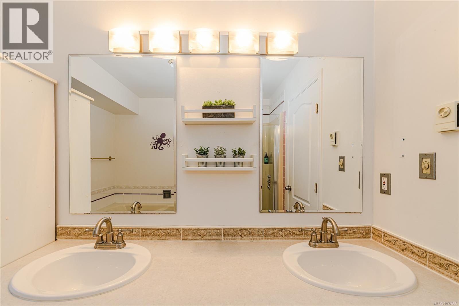  745 Cecil Blogg Drive, Colwood