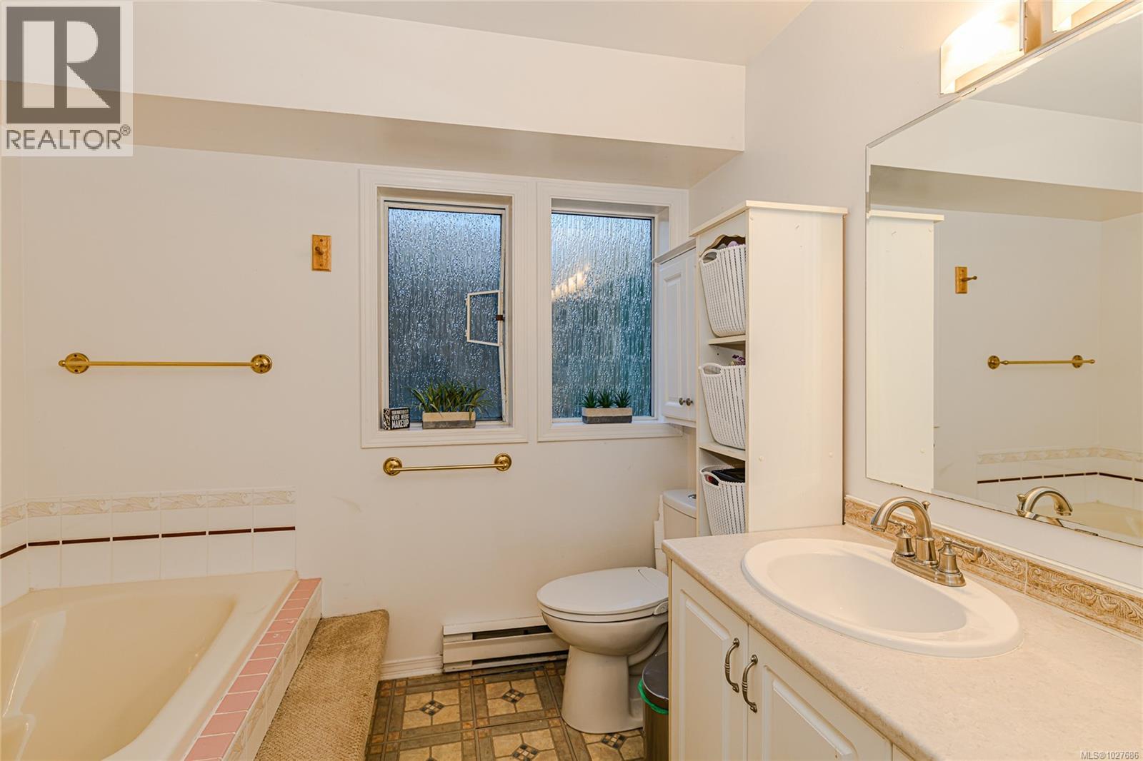  745 Cecil Blogg Drive, Colwood