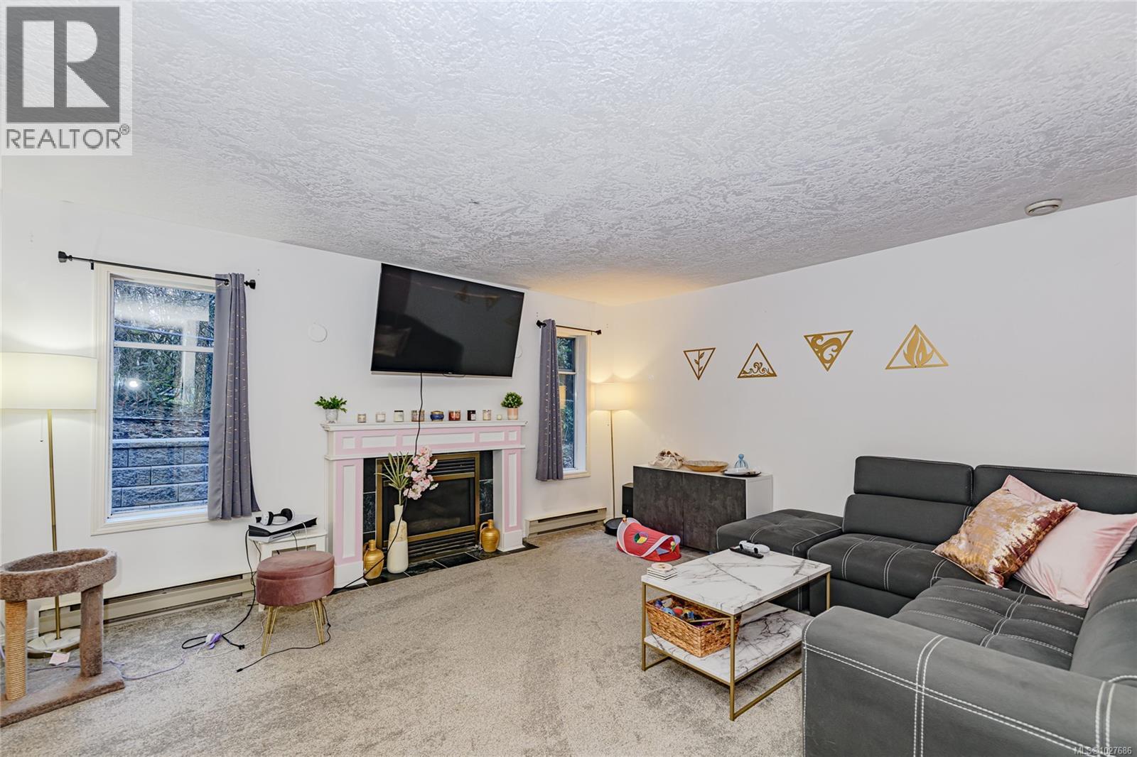  745 Cecil Blogg Drive, Colwood