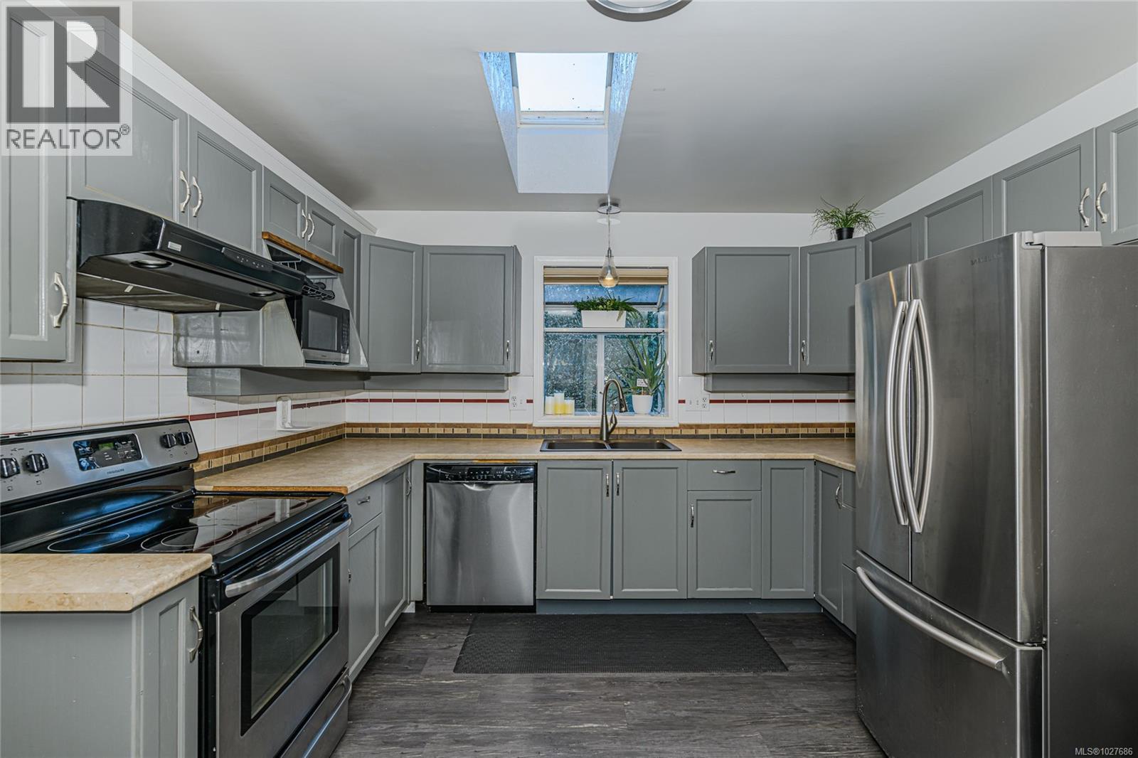  745 Cecil Blogg Drive, Colwood