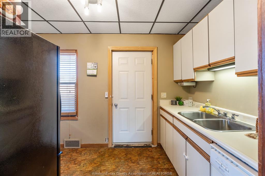 2136 Lincoln ROAD - 11