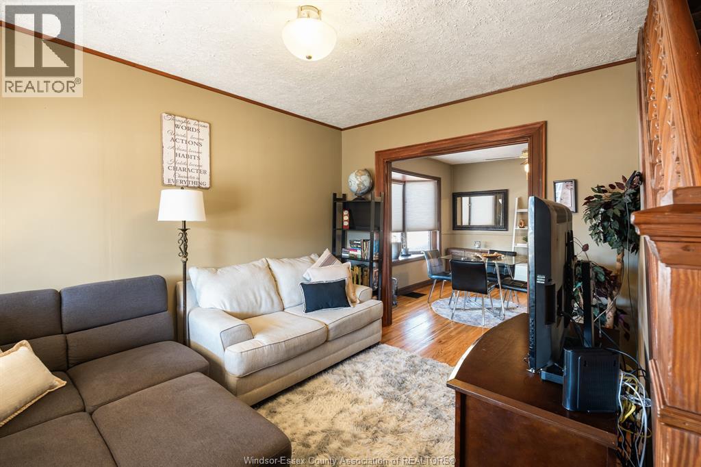 2136 Lincoln ROAD - 4