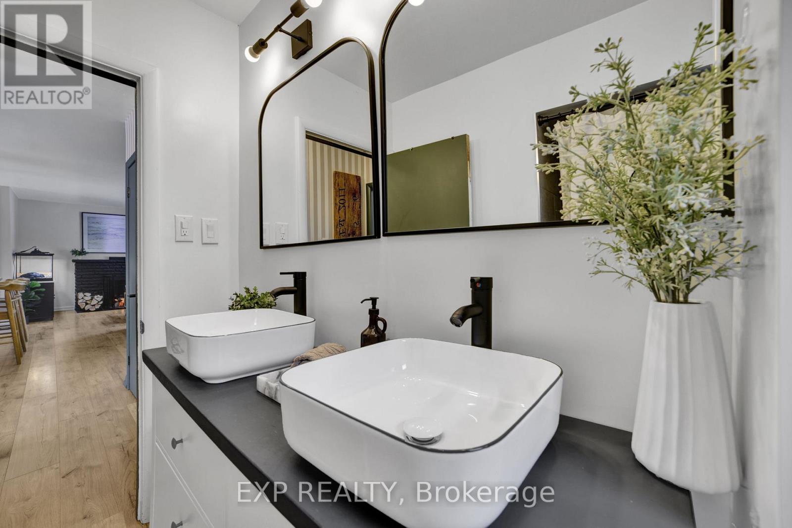 271 LINDEN AVENUE - 21