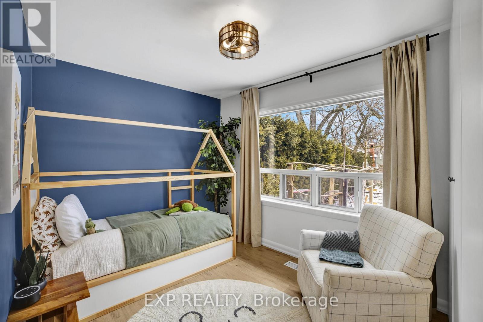 271 LINDEN AVENUE - 22