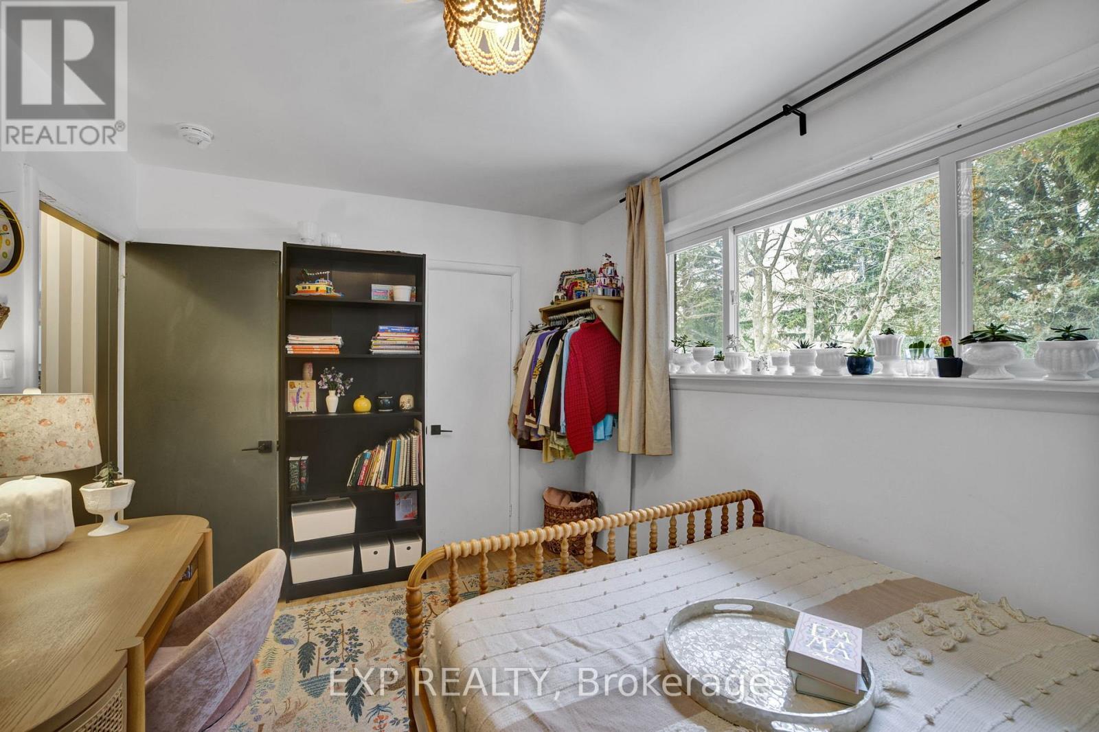 271 LINDEN AVENUE - 36
